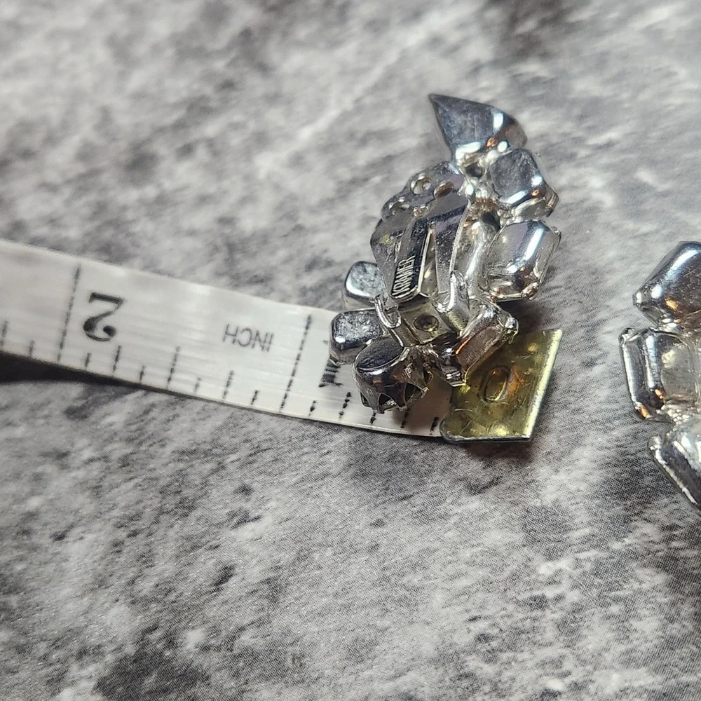 Vintage wiess Clear Rhinestone Clip On Earrings Silver‎ Tone Crawler Fan Bridal